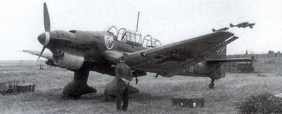 Junkers Ju 87B1 Stuka 9.StG51 (6G+AT) Norrent Fontes France July 1940 01