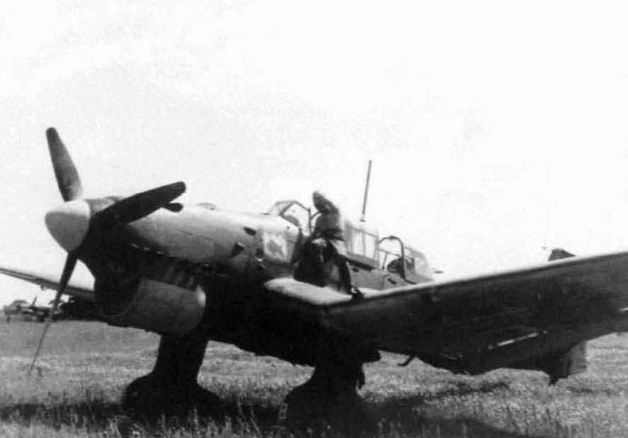 Junkers Ju 87B1 Stuka 6.StG77 (S2+BP) Bouchy near Evrecy le Petit August 1940 01
