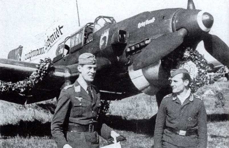 Aircrew Luftwaffe pilot Otto Schmidt Staffelkapitan 7.StG77 1942 01