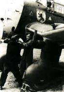 Asisbiz Junkers Ju 87B2 Stuka Stab II.StG77 emblem Balkans 1941 01
