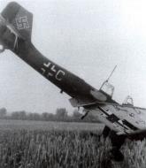 Asisbiz Junkers Ju 87B1 Stuka 1.(St)TrGr186 (J9+CH) forced landed France June 1940 01