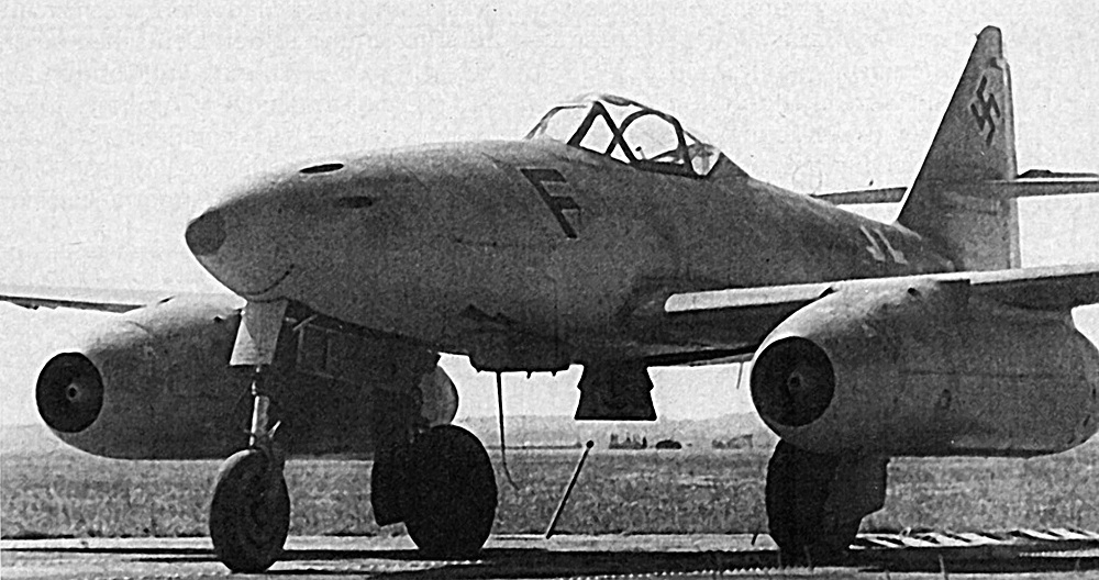 Asisbiz Messerschmitt Me 262A1a 2.EJG2 Black F Wilhelm Batel WNr 130179 ...