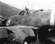 Asisbiz Messerschmitt Me 262A1a 3.EJG2 Yellow 8 abandoned Hesepe 1945 01