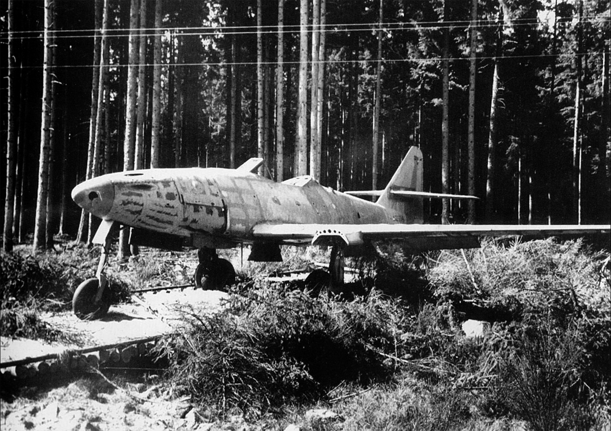 Messerschmitt Me 262A Schwalbe abandoned along a German autobahn Germany 1945 01