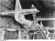 Asisbiz Bundesarchiv Bild 141 2738 Unterirdische Produktion von Me 262 Schwalbe 01