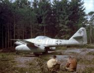 Asisbiz Messerschmitt Me 262A1 WNr 111711 Frankfurt Rhein Germany 1945 01