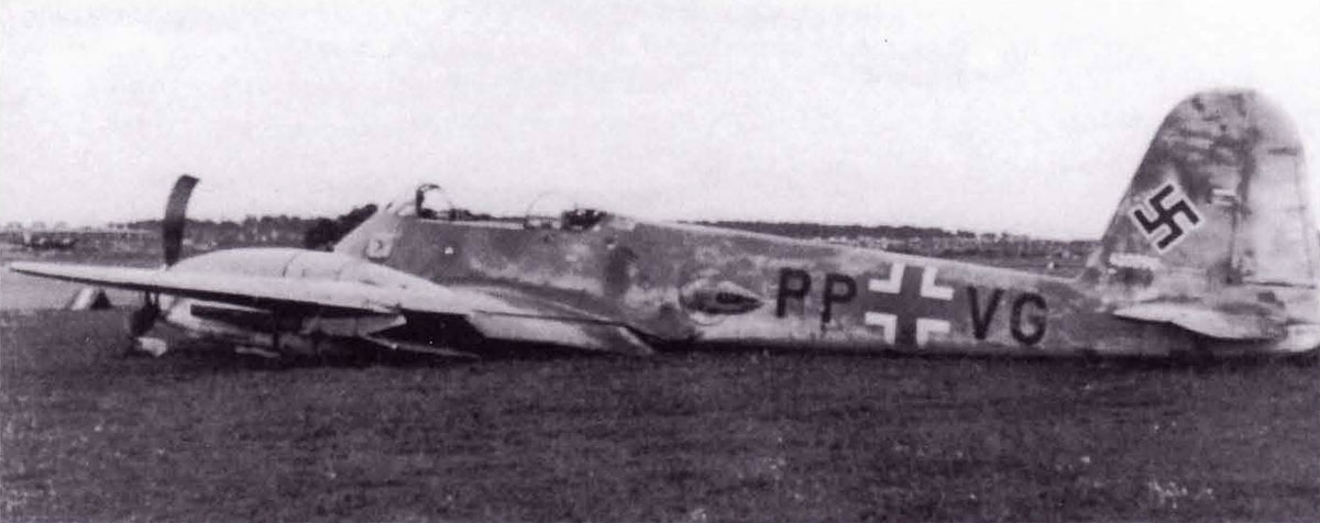 Messerschmitt Me 410A1 Hornisse Stkz PP+VG WNr 420090 torpedo trials Denmark 1944 01