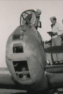 Asisbiz Messerschmitt Me 210A Hornisse with her crew in Italy ebay 02