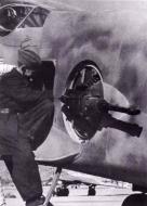 Asisbiz Messerschmitt Me 210A1 Hornisse Stkz VN+AD lateral gun barbette FDSL B 131 01
