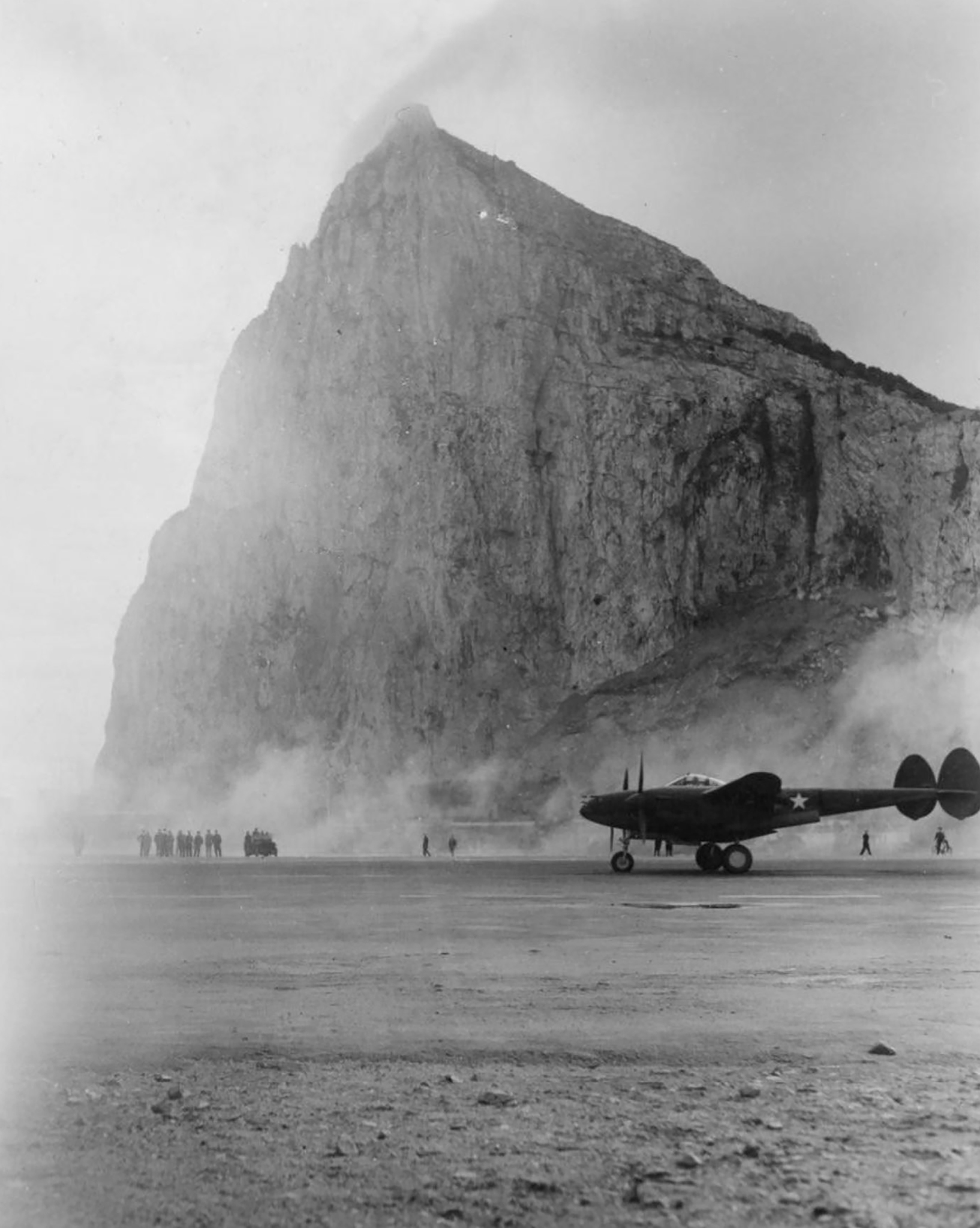 Lockheed P-38 Lightning 12AF 14FG at Gibraltar Nov 1942 IWM FRE10037