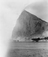 Asisbiz P 38 Lightning 12AF 14FG at Gibraltar Nov 1942 IWM FRE10037