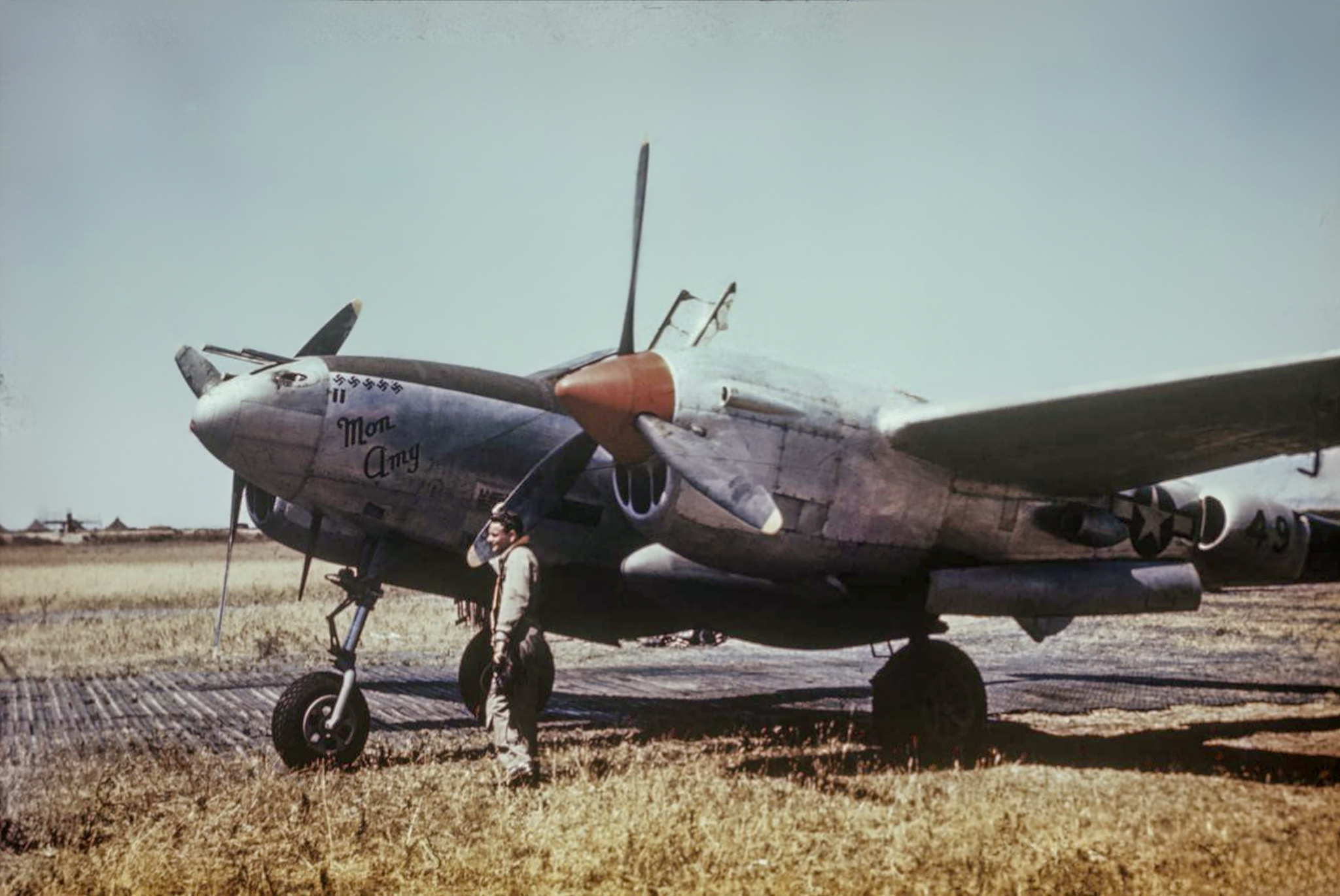 42-67037 P-38H Lightning 15AF 1FG1FS Mon Amy flown by Lt Herbert B Hatch nose art left side Italy FRE7562