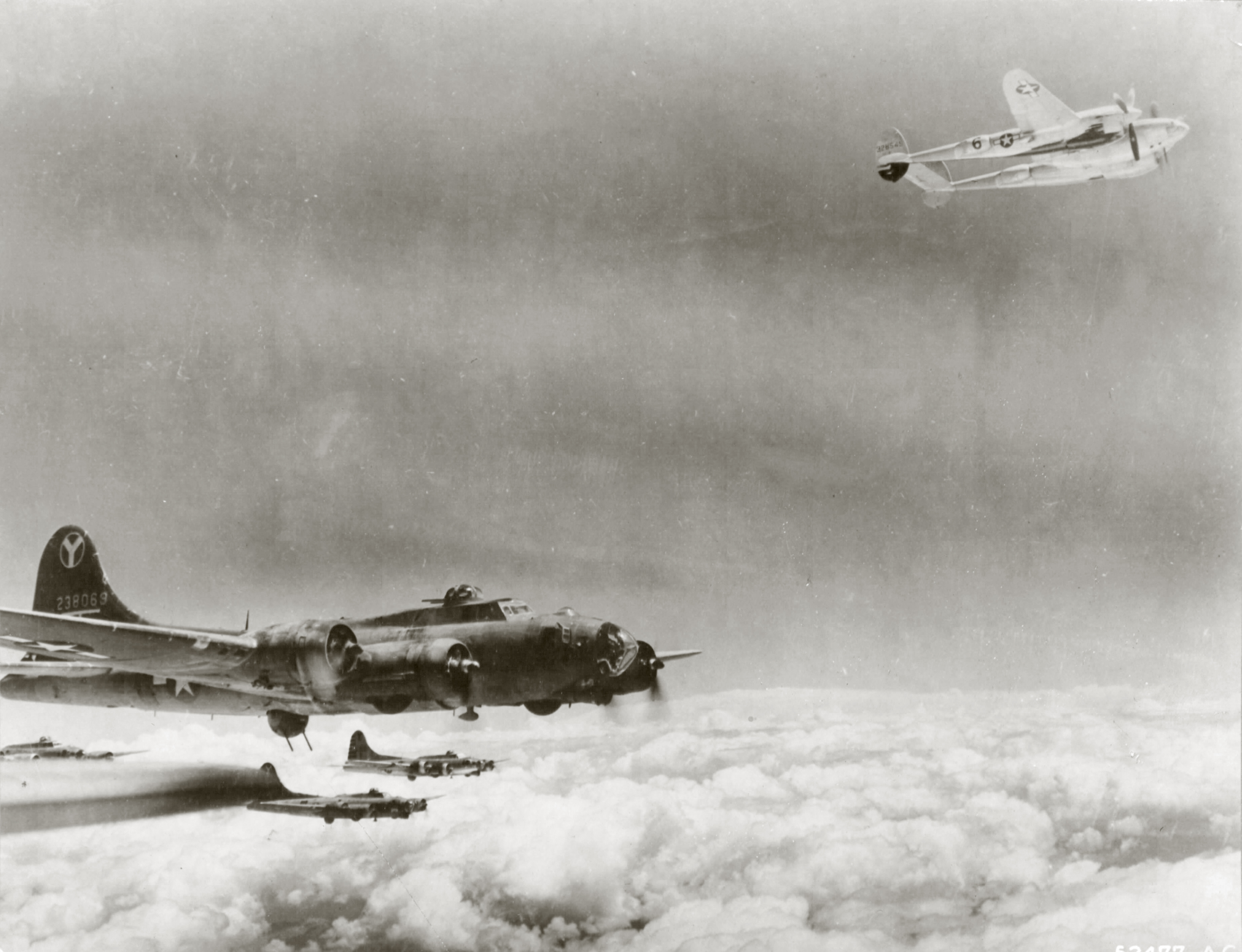 43-28645 P-38J Lightning 15AF 1FG feathered prop during 2BG20BS mission to Blechhammer Germany 25th July 1944 01