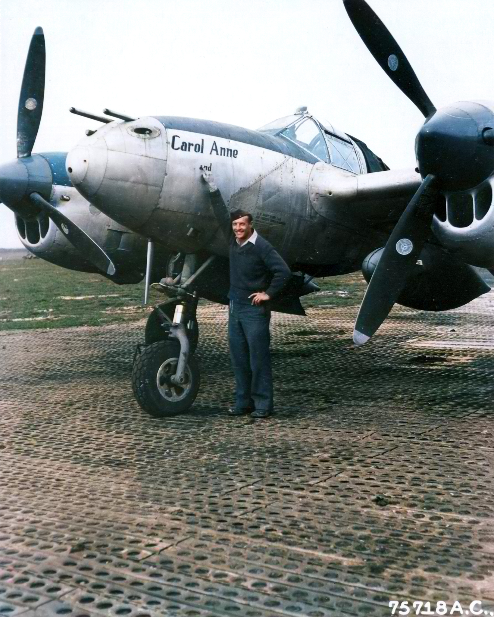Lockheed P-38 Lightning 15AF 1FG94FS Carol Anne nose art Italy 1944 01