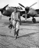 Asisbiz Lockheed P-38 Lightning 15AF 1FG94FS Lt Hatch returns after a successful mission based in Italy 1944 01