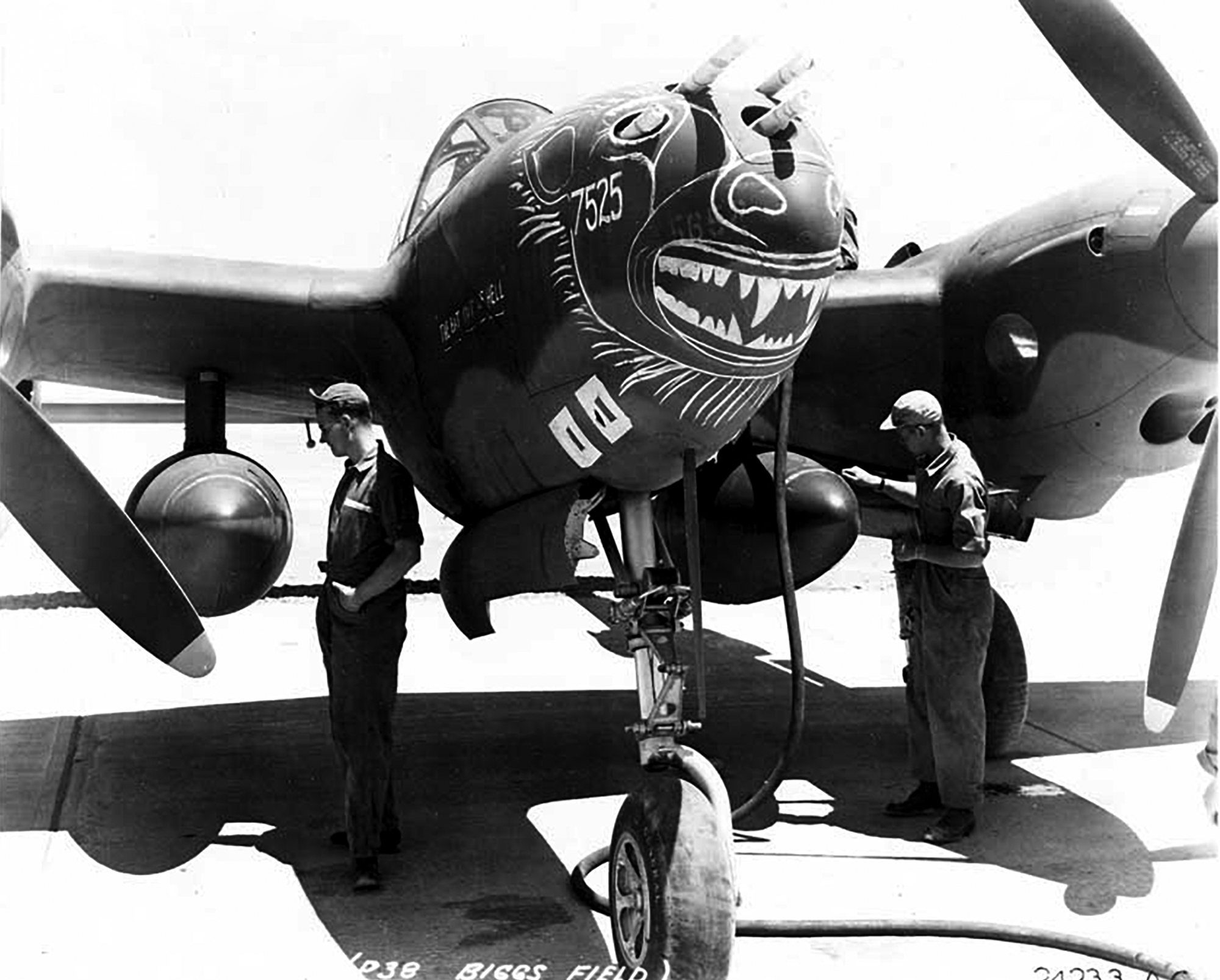 42-67525 P-38J Lightning 8AF 20FG77FS nose art 7525 Bat out of Hell at Biggs Field El Paso TX 01