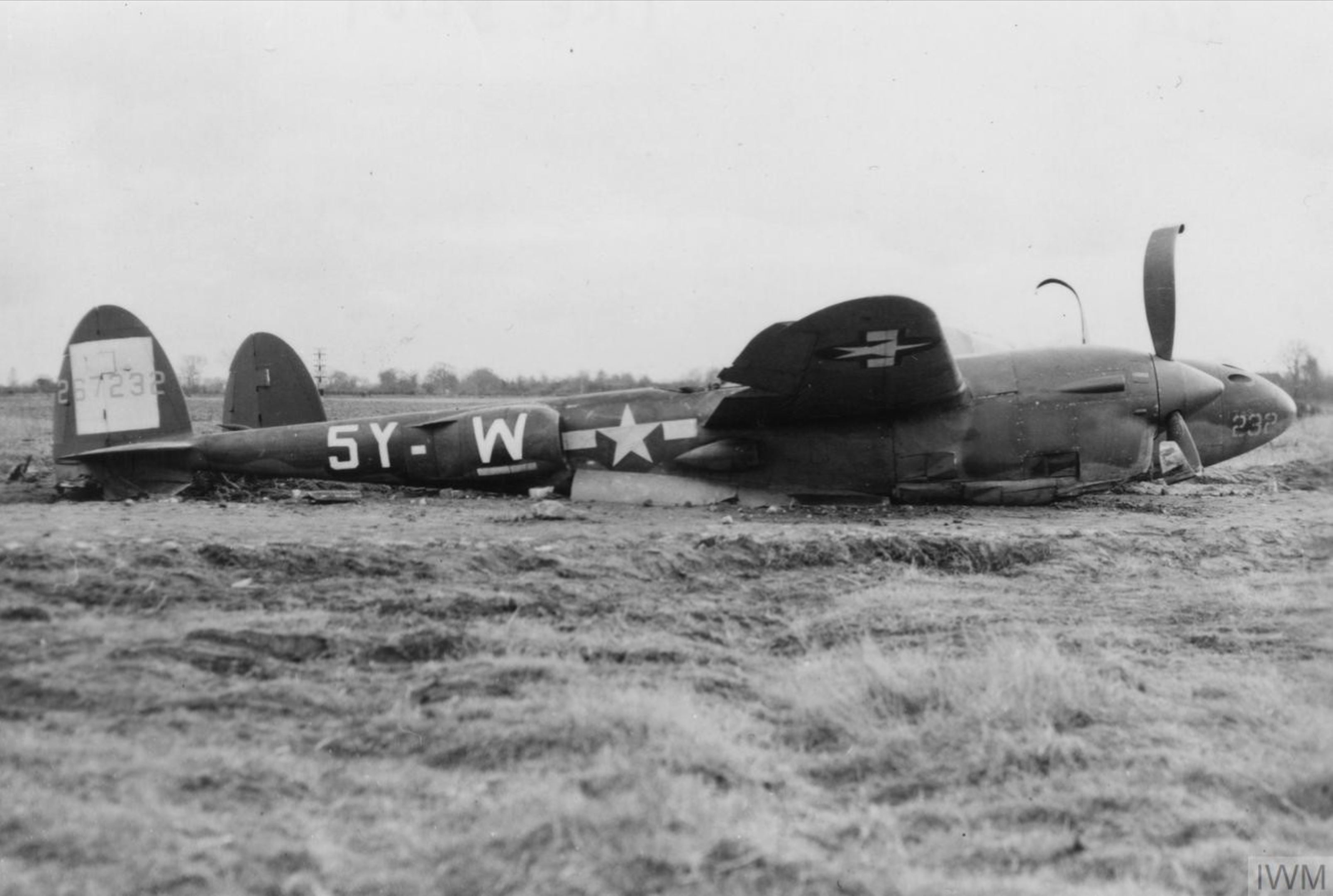 42-67232 P-38J Lightning 8AF 364FG384FS 5YW Capt David W Williams belly landed FRE3209