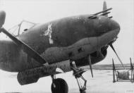 Asisbiz Lockheed P-38J Lightning 8AF 364FG385FS 5EH showing right engine propellor feathered damage FRE3208