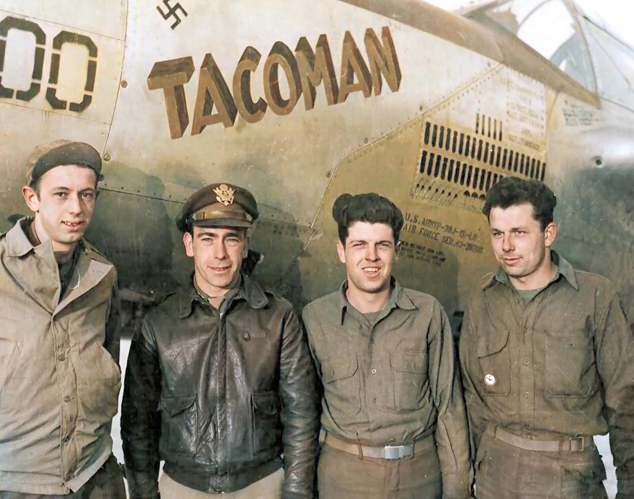 43-28700 P-38J Lightning 9AF 367FG393FS Tacoman Capt Joseph Dobrowlski with his aircraft and ground crew 1944 01