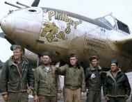 Asisbiz 44 23578 P-38J Lightning 9AF 367FG394FS Philbert 3 and Maj Charles Matheson CO with his ground crew 1944 01