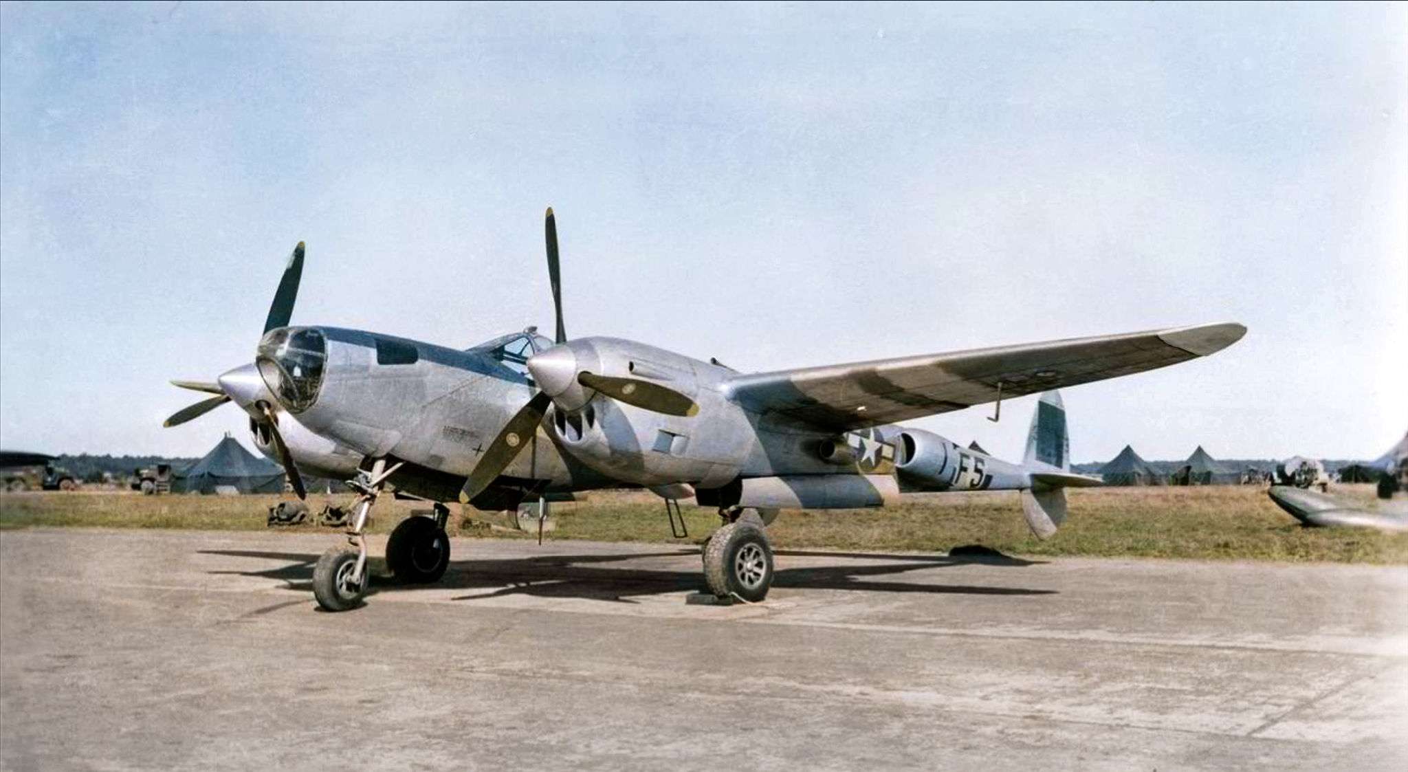 Lockheed P-38J Lightning 9AF 474FG428FS Black Square F5I England 1944 01