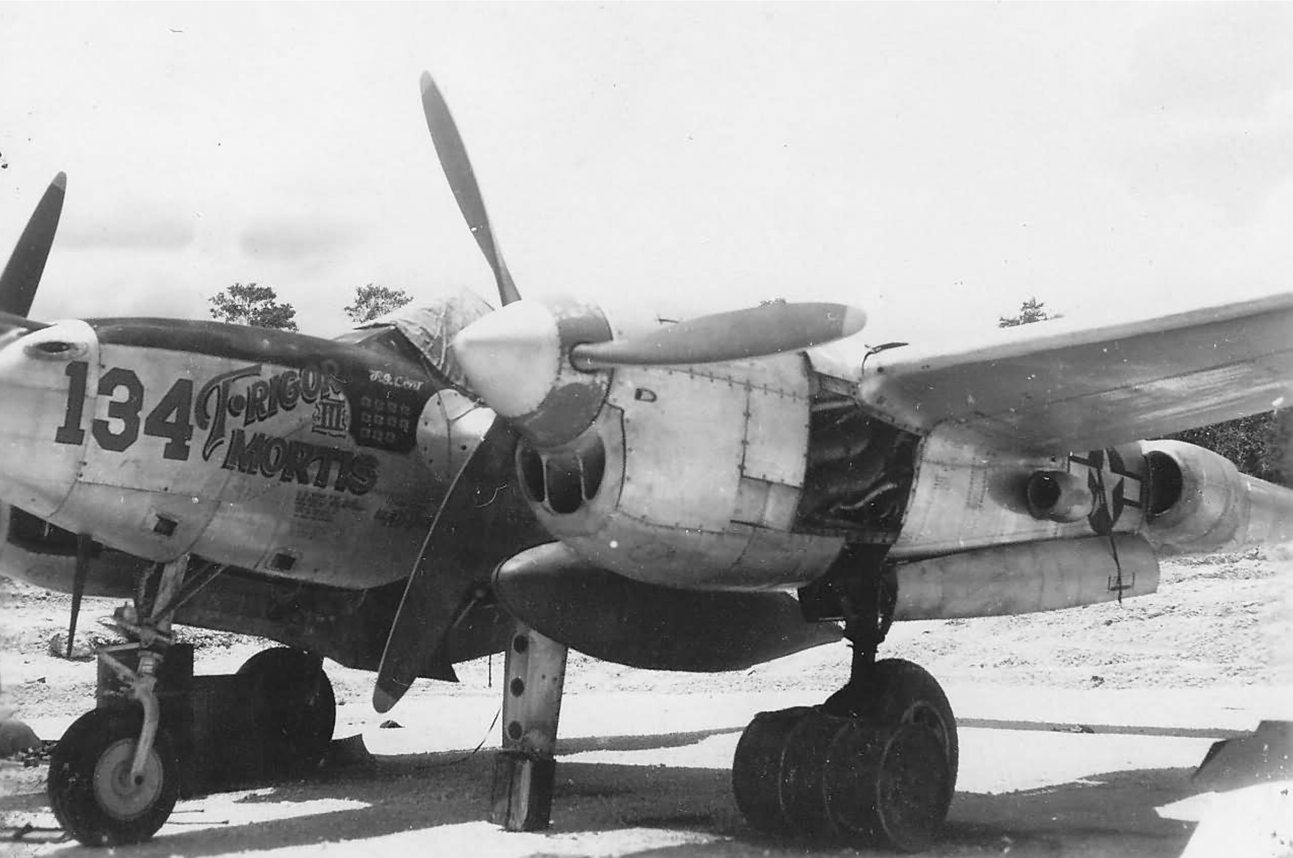42-104032 P-38J Lightning 5AF 475FG431FS 134 T Rigor Mortis II Philippines 1944 01