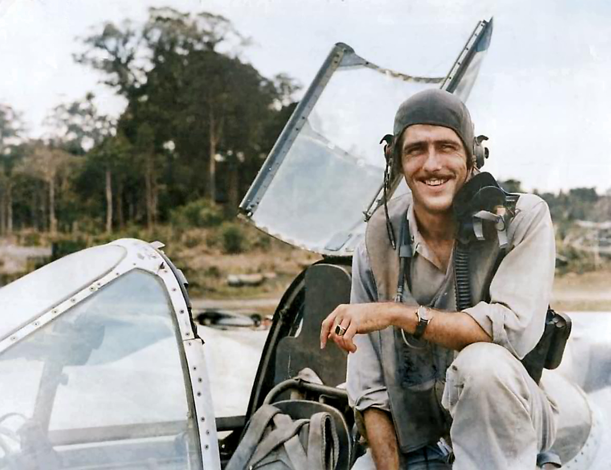 44-24155 P-38L Lightning 5AF 475FG431FS 131 Pudgy (V) Maj Thomas McGuire at Dulag strip Philippines 1944 04