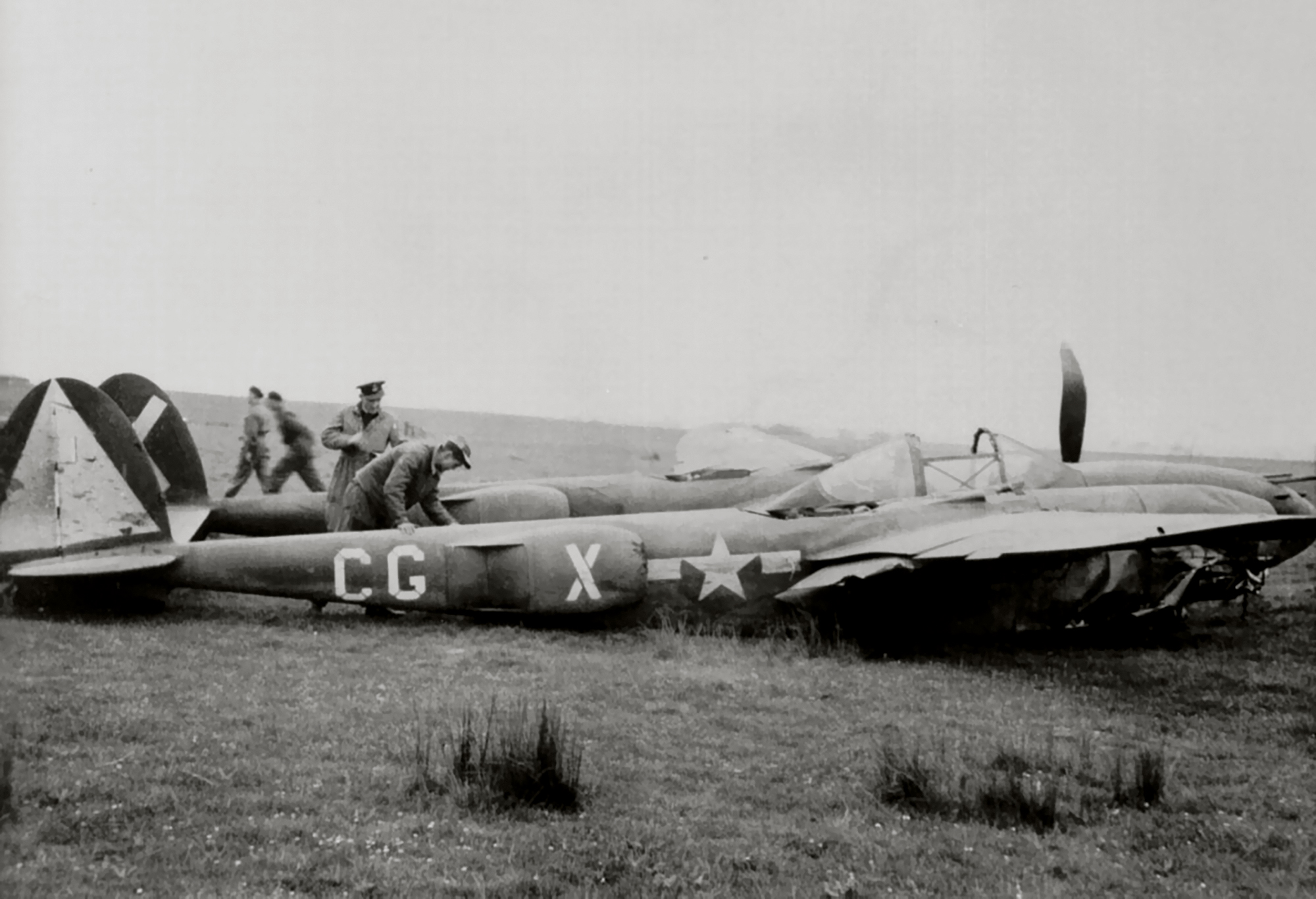 Lockheed P-38 Lightning 8AF 55FG38FS CGX belly landed England 01