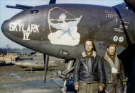 Asisbiz 42 67060 P-38H Lightning 8AF 55FG38FS CGS Skylark IV Maj Mark K Shipman's ground crew at Nuthampstead FRE12823