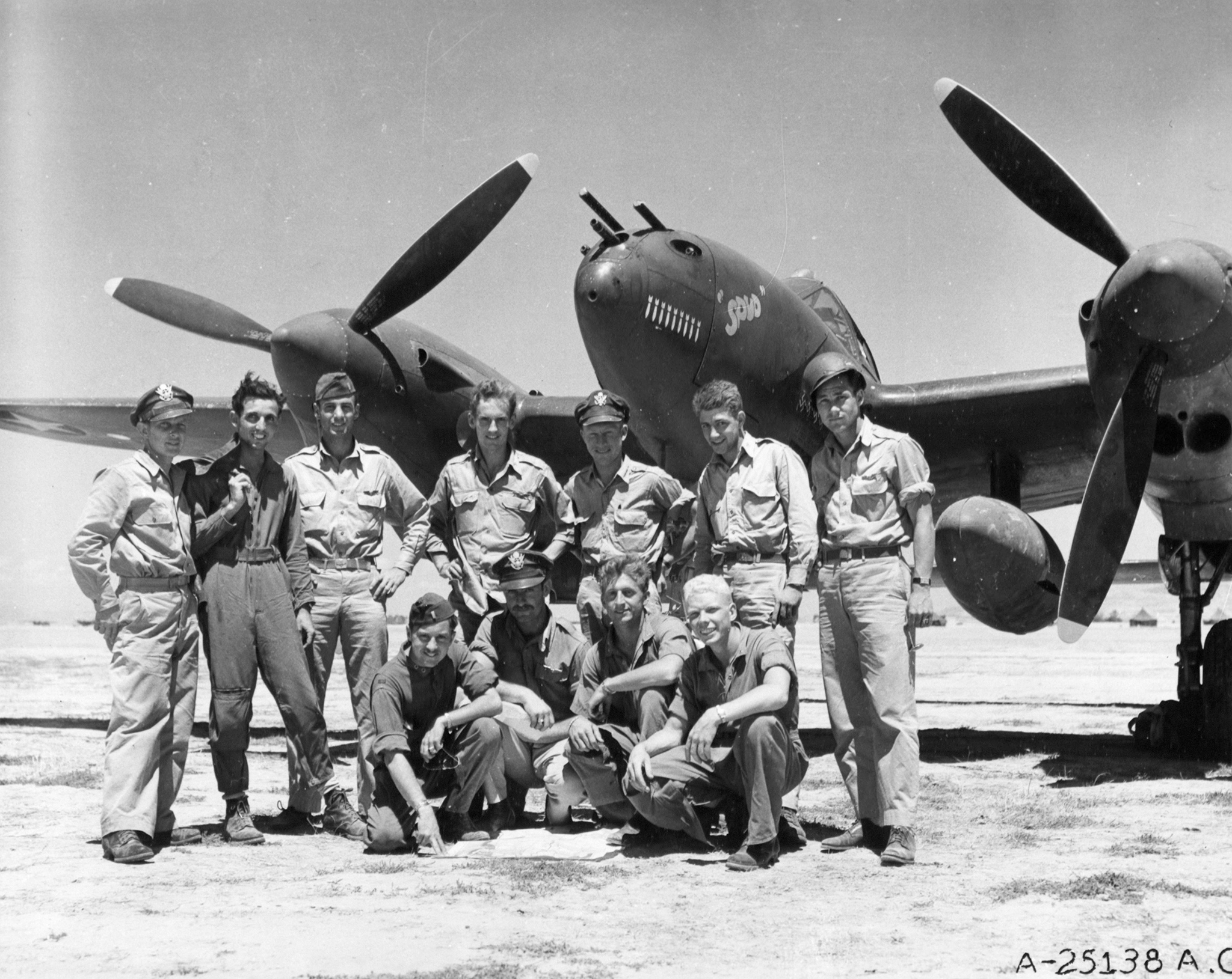 American P-38 Lightning 82FG96FS pilots who shot down 10 enemy aircraft over Sicily 18th June 1943 NA620