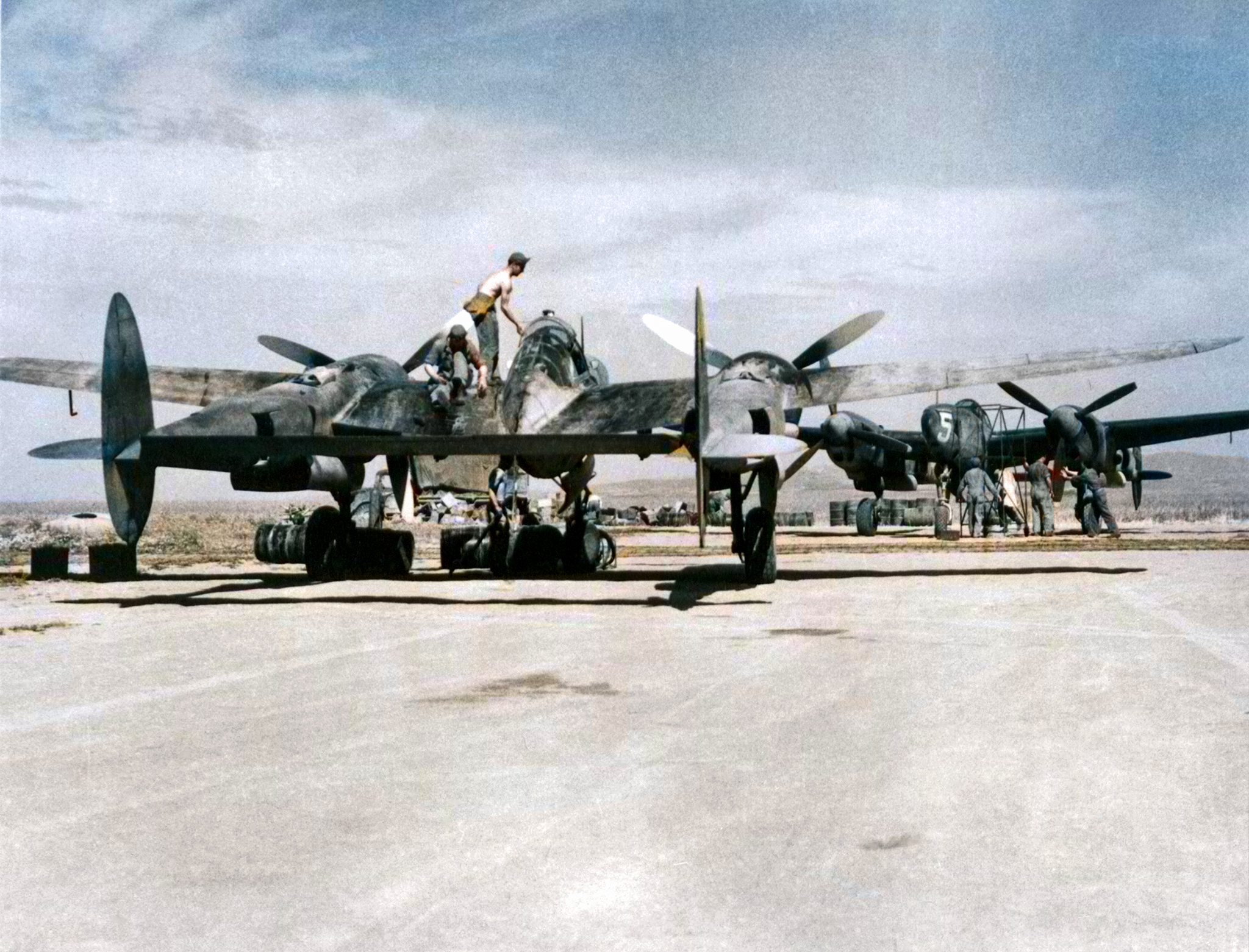 Lockheed F-5 Lightnings 90th Photo Reconnaissance Wing North Africa 1943 NA730