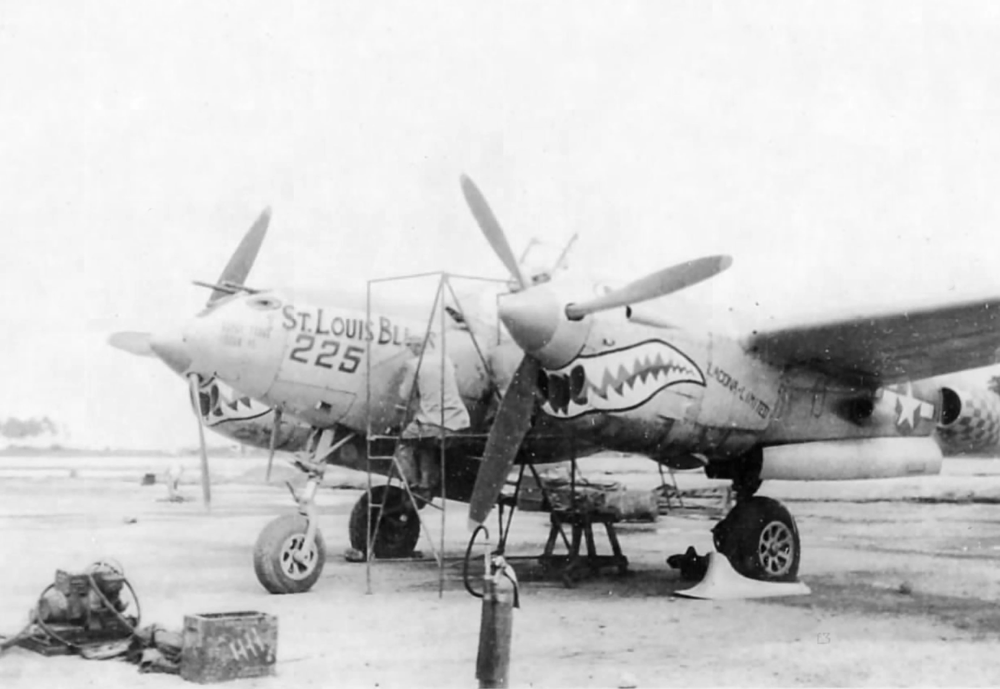 42-66628 P-38 Lightning 13AF 18FG12FS 225 St Louis Blues Lt Eugene Sommerich photo by 307BG personnel Guadalcanal area 01