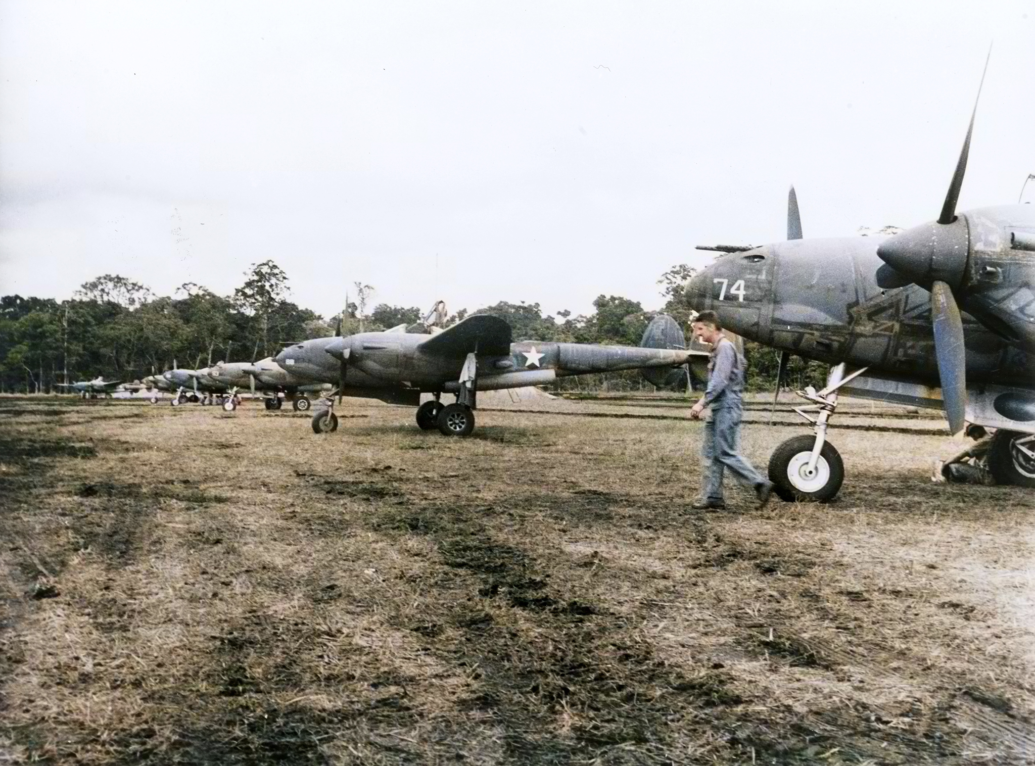 Lockheed P-38 Lightnings 5AF 49FG based in New Guinea 1942 43 01