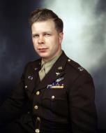 Asisbiz American ace Richard Ira 'Dick' Bong and Medal of Honor recipient was the country's top flying ace in WWII and flew with 49FG in the Pacific 01