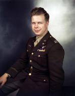 Asisbiz American ace Richard Ira 'Dick' Bong and Medal of Honor recipient was the country's top flying ace in WWII and flew with 49FG in the Pacific 02