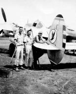 Asisbiz Lockheed F-5Es Lightnings 6PRG8PRS and 35PRS at Mindoro Philippines 1944 02