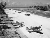 Asisbiz 42 19499 Bell P 39Q Airacobra 7AF 15FG72FS at Makin Island Gilbert Islands Dec 1943 NA1148