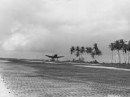 Asisbiz Douglas A 24B Dauntless 7AF 21FG531FBS at Makin Island Gilbert Islands 13th Dec 1943 NA1180