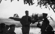 Asisbiz Bell P 39 Airacobra 1MTAD Black Sea Fleet at a Soviet airfield Russia Aug 1944 01