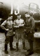 Asisbiz Bell P 39 Airacobra 352IAP 273IAD White 13 with pilots Belorussian Front 1944 02