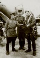 Asisbiz Bell P 39 Airacobra 352IAP 273IAD with pilots Belorussian Front 1944 02