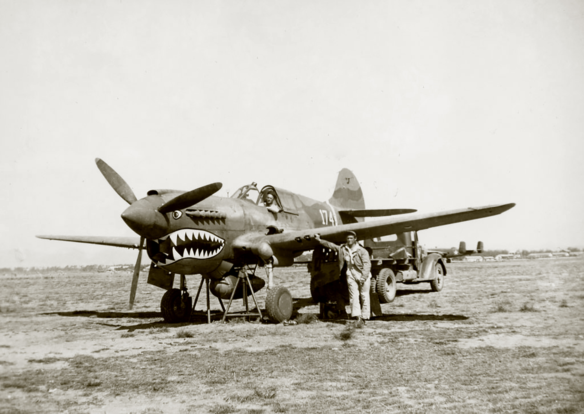 Curtiss P 40K Warhawk 23FG75FS White 174 Hengyang China 1943 01