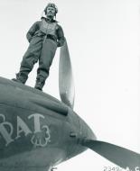 Asisbiz Aircrew 11AF 343FG54FS P 38 Lightning pilot Capt Morgan A Giffin with his aircraft PAT Alaska 1943 NA007