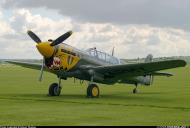 Asisbiz Airworthy warbird Curtiss P 40M Warhawk 42 7490 G Kitt Simon Thomas 01