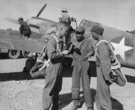 Asisbiz Curtiss P 40N Warhawk 8PS 1Lt Coyd B Yost training Chinese pilots in Karachi India 1944 NA751