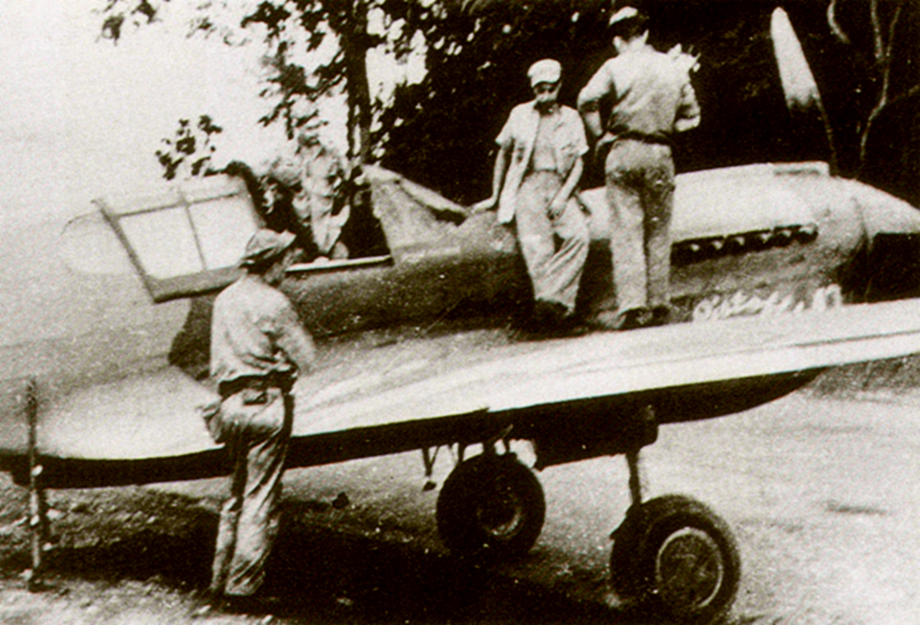 Curtiss P-40K Warhawk 49FG7FS White 47 Pistoff flown by Don Lee Darwin Australia 1942 03