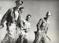 Asisbiz American USAAF 49FG pilots in Darwin Australia 1942 01
