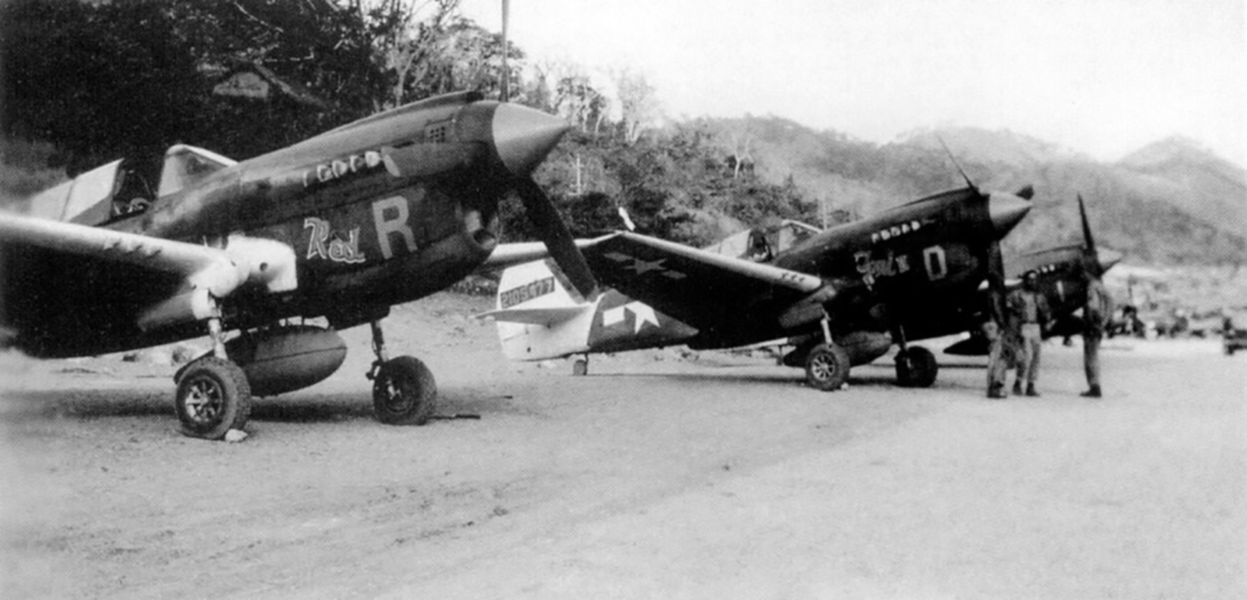 USAAF 42 105477 Curtiss P 40N Warhawk 5AF 8FG35FS D Cape Gloucester 1944 01
