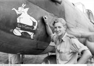 Asisbiz Curtiss P 40 Kittyhawk RAAF 450Sqn FO IGS Purssey with Go it Gertie at Crete Greece May 1944 AWM MEA1924