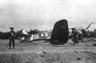Asisbiz Curtiss P 40N Kittyhawk RAAF 75Sqn GAA landing mishap PNG 01